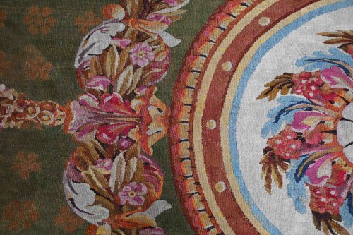 Tapis d’d'Aubusson circulaire d'poque Empire, XIXe Siècle - Galerie Lissier