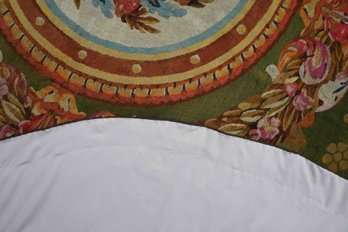 Antiquités - Tapis d’d'Aubusson circulaire d'poque Empire, XIXe Siècle