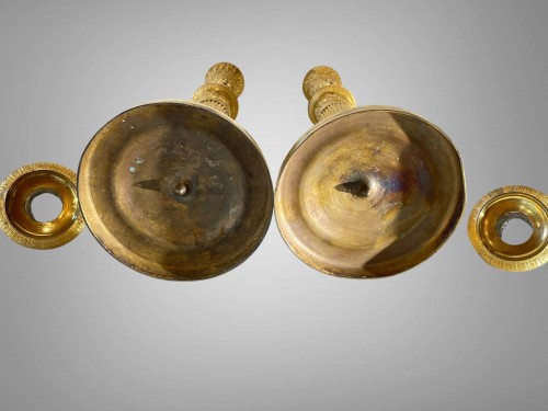 XIXe siècle - Paire de bougeoirs en bronze doré époque premier Empire