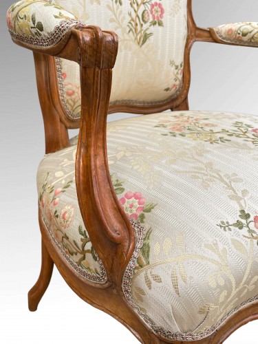 Paire de fauteuils en cabriolet d'époque Louis XV estampillés Pierre Remy - Sièges Style Louis XV