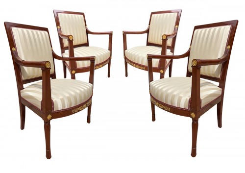 Suite de quatre fauteuils en acajou époque Consulat