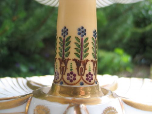 Céramiques, Porcelaines  - Paire de porte-douceurs en porcelaine de Paris époque Charles X
