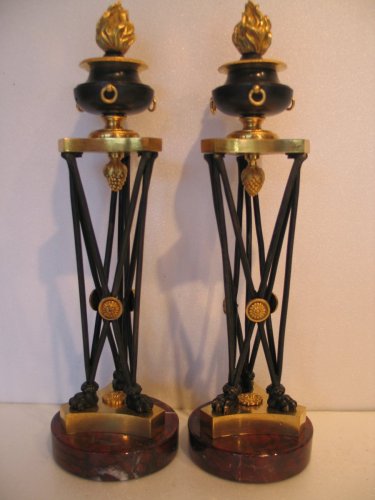 Antiquités - Pair of bronze candlesticks in Athenian circa 1800