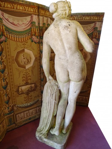 Antiquités - Vénus Victrix ou Vénus à la pomme, statue en pierre reconstituée