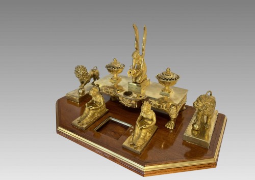 Objet de décoration Encrier - Encrier & Grand nécessaire de bureau en bronze doré et acajou - Début du XIXe siècle