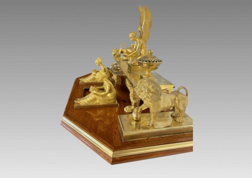 Encrier & Grand nécessaire de bureau en bronze doré et acajou - Début du XIXe siècle - Galerie Maxime Fustier