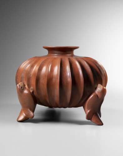 Ancient Art  - A  pumpkin-shaped tripod ceremonial vase - Comala