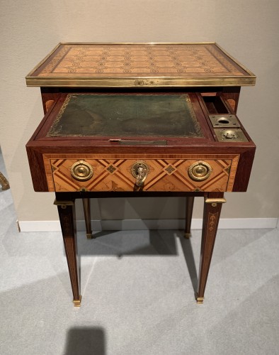 Petite table Louis XVI estampillée Dester - Galerie Bordet