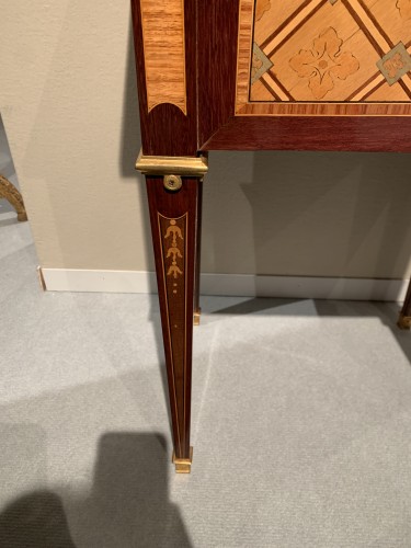 Louis XVI - Petite table d’époque Louis XVI estampillée Dester