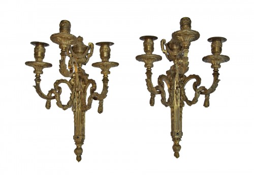 Pair of Louis XVI sconces Model by Jean-Charles Delafosse