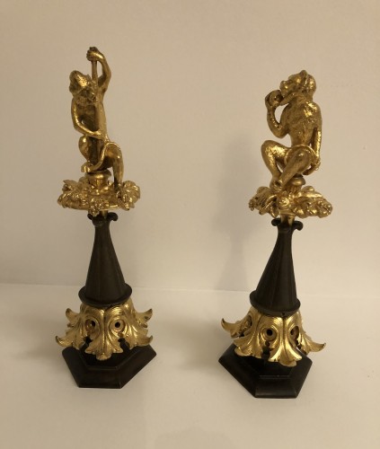 Paire de singes en bronze Restauration - Objet de décoration Style Restauration - Charles X