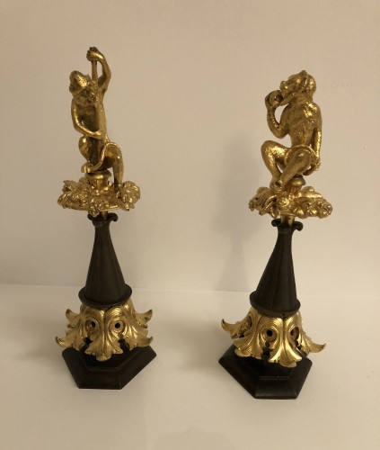 Paire de singes en bronze d'époque Restauration - Objet de décoration Style Restauration - Charles X