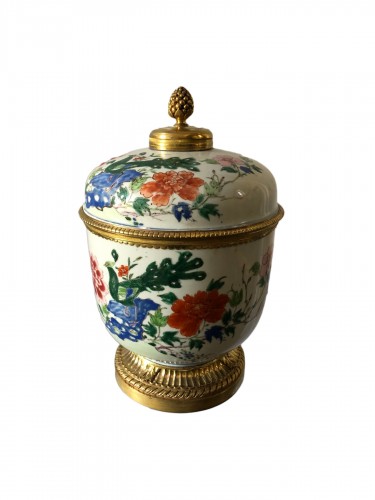 Vase couvert au paon d’époque Qianlong