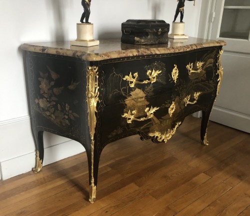 Commode en laque de Chine d’époque Louis XV estampillée CRIAERD - Mobilier Style Louis XV