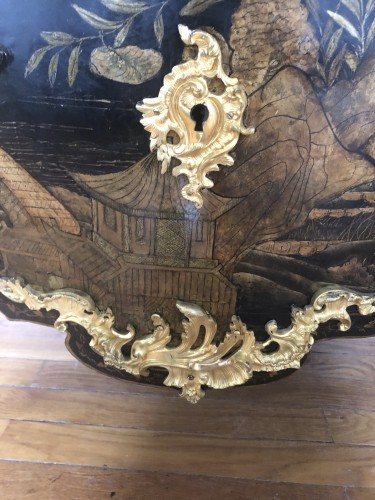 Mobilier Commode - Commode en laque de Chine d’époque Louis XV estampillée CRIAERD