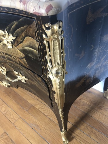 Antiquités - Commode en laque de Chine d’époque Louis XV estampillée CRIAERD