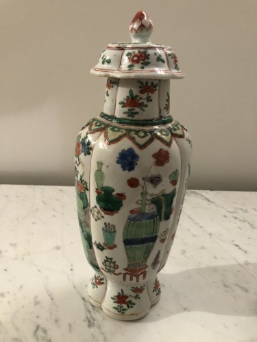 Kangxi period porcelain vases  - Asian Works of Art Style 
