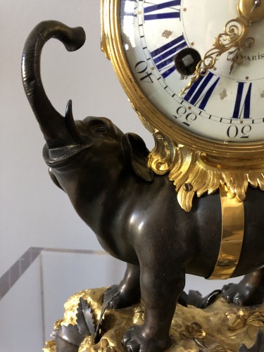 Pendule à l’éléphant d’époque Louis XV - Louis XV