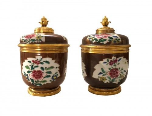 Pair of covered pots from the Kangxi period