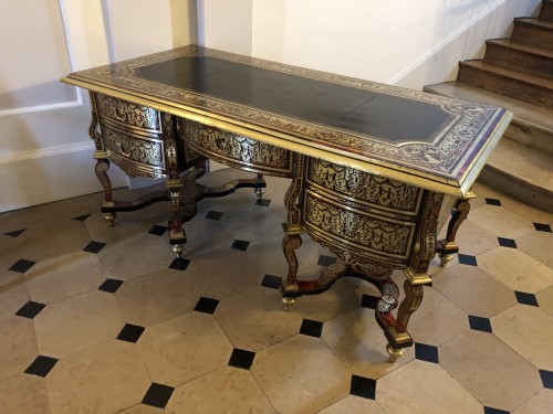 Grand bureau Mazarin d’époque Louis XIV attribué à Nicolas Sageot - Mobilier Style Louis XIV