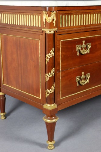 Grande commode d'époque Louis XVI estampillée Joseph FEURSTEIN - Galerie Bordet