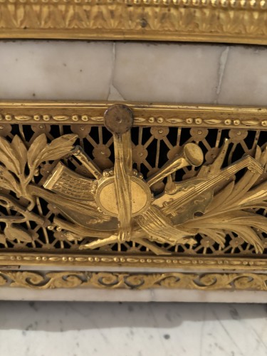 Boîte à musique formant Jardinière d'époque Louis XVI - Galerie Bordet