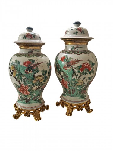 Paire de grandes potiches couvertes famille verte d'époque Kangxi