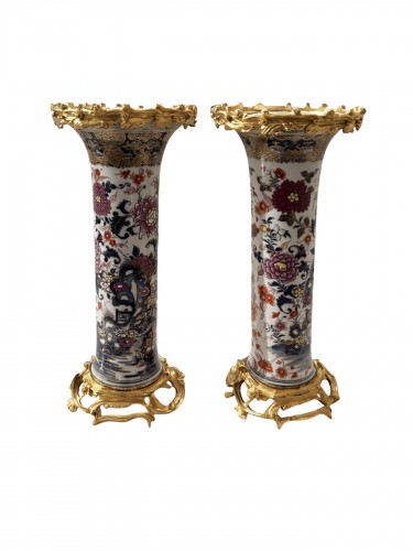 Paire de vases cornets d'époque Qianlong