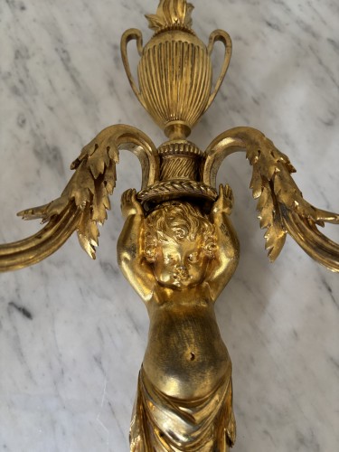 Luminaires Appliques - Paire d'Appliques au putto d'époque Louis XVI