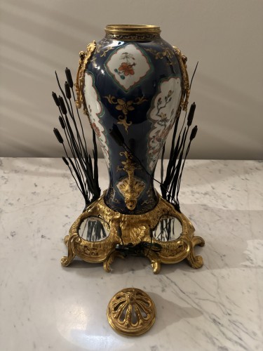 Kangxi Period Chinese Porcelain Perfume Fountain - 