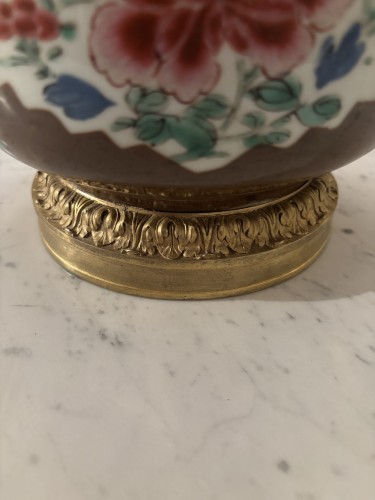 Kangxi Period Chinese Porcelain Cache-pot - Decorative Objects Style French Regence