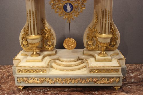 Louis XVI marble clock - Louis XVI