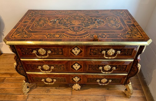 Louis XIV chest of drawers - 