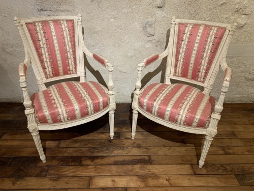Pair of Louis XVI armchairs - 