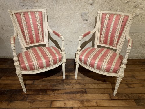 Pair of Louis XVI armchairs - 