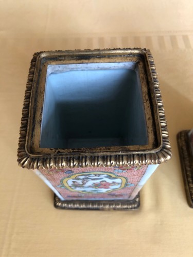 Antiquités - Paire de vases d’époque Qianlong Famille Rose