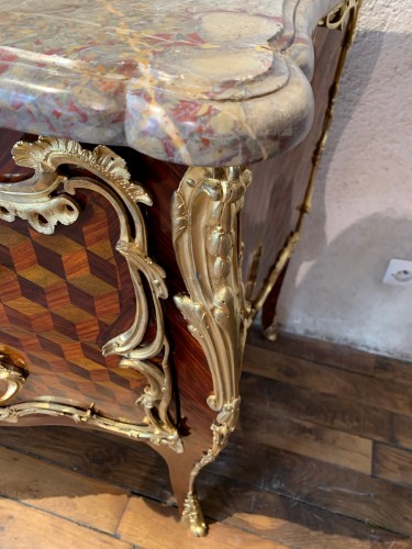 Louis XV commode stamped Pierre Roussel - Louis XV