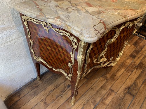 Antiquités - Louis XV commode stamped Pierre Roussel