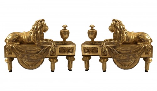 Paire de chenets aux lions d’époque Louis XVI