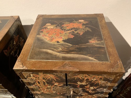 Antiquités - Paire de cabinets japonais d’époque XVIIIe siècle