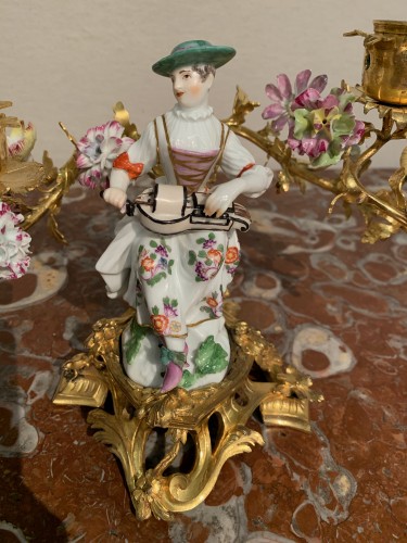 XVIIIe siècle - Garniture en porcelaine de Meissen d’époque Louis XV