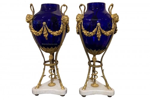 Paire de vases d’époque Louis XVI