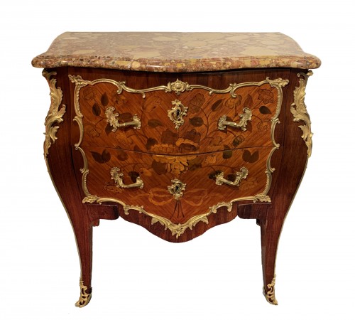 Louis XV chest of drawers stamped Dubois