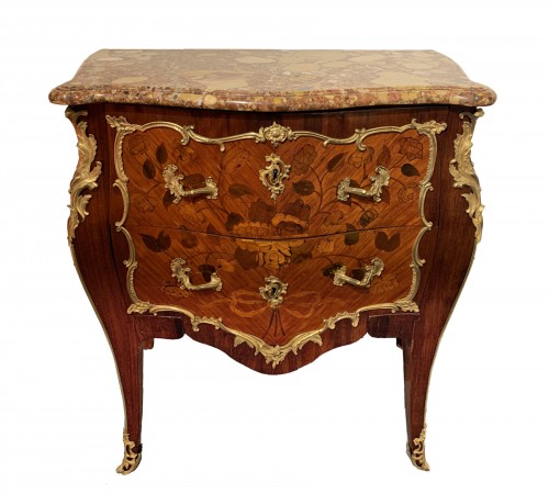 Commode Louis XV estampillée Dubois