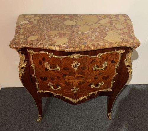 Commode Louis XV estampillée Dubois - Mobilier Style Louis XV