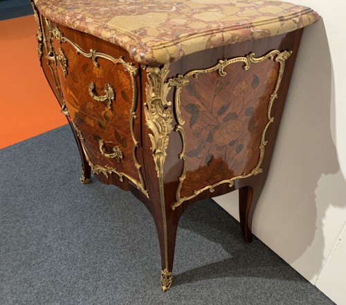 Louis XV chest of drawers stamped Dubois - 