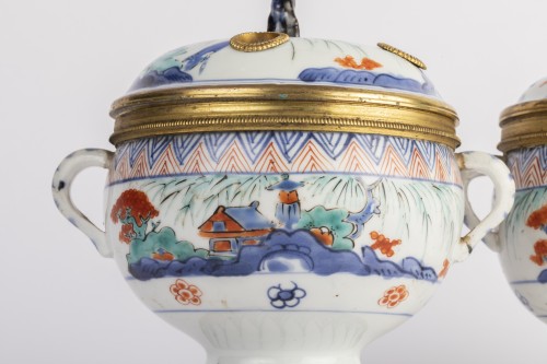 Pots couverts en porcelaine du Japon période Kakiemon - Régence