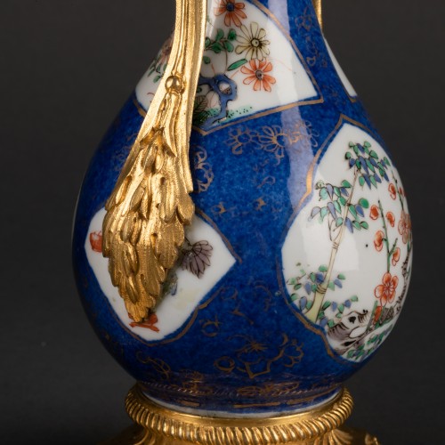 Paire de vases bouteilles en porcelaine de Chine d’époque Kangxi - Galerie Bordet