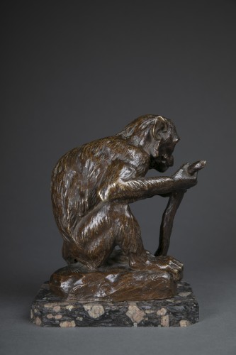 MENGIN Paul - Eugène (1853-1937) - Petit singe à sa toilette - Sculpture Style Art nouveau