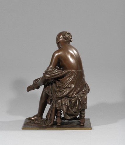 PRADIER James (1790-1852), Femme mettant son bas - Galerie Nicolas Bourriaud
